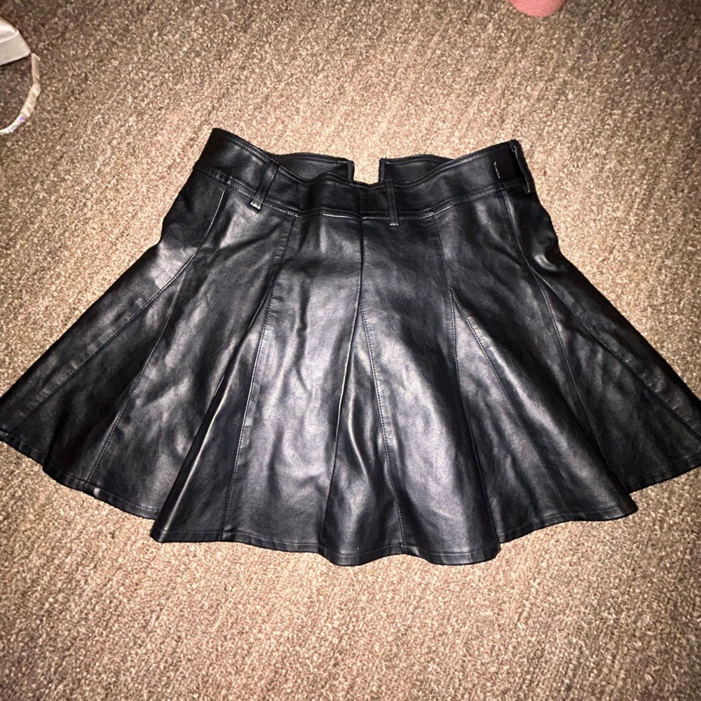 Gucci Black Pleated Leather Skirt